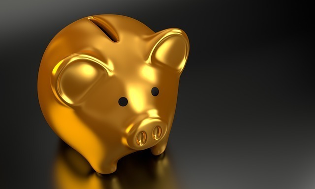 金色の豚の貯金箱