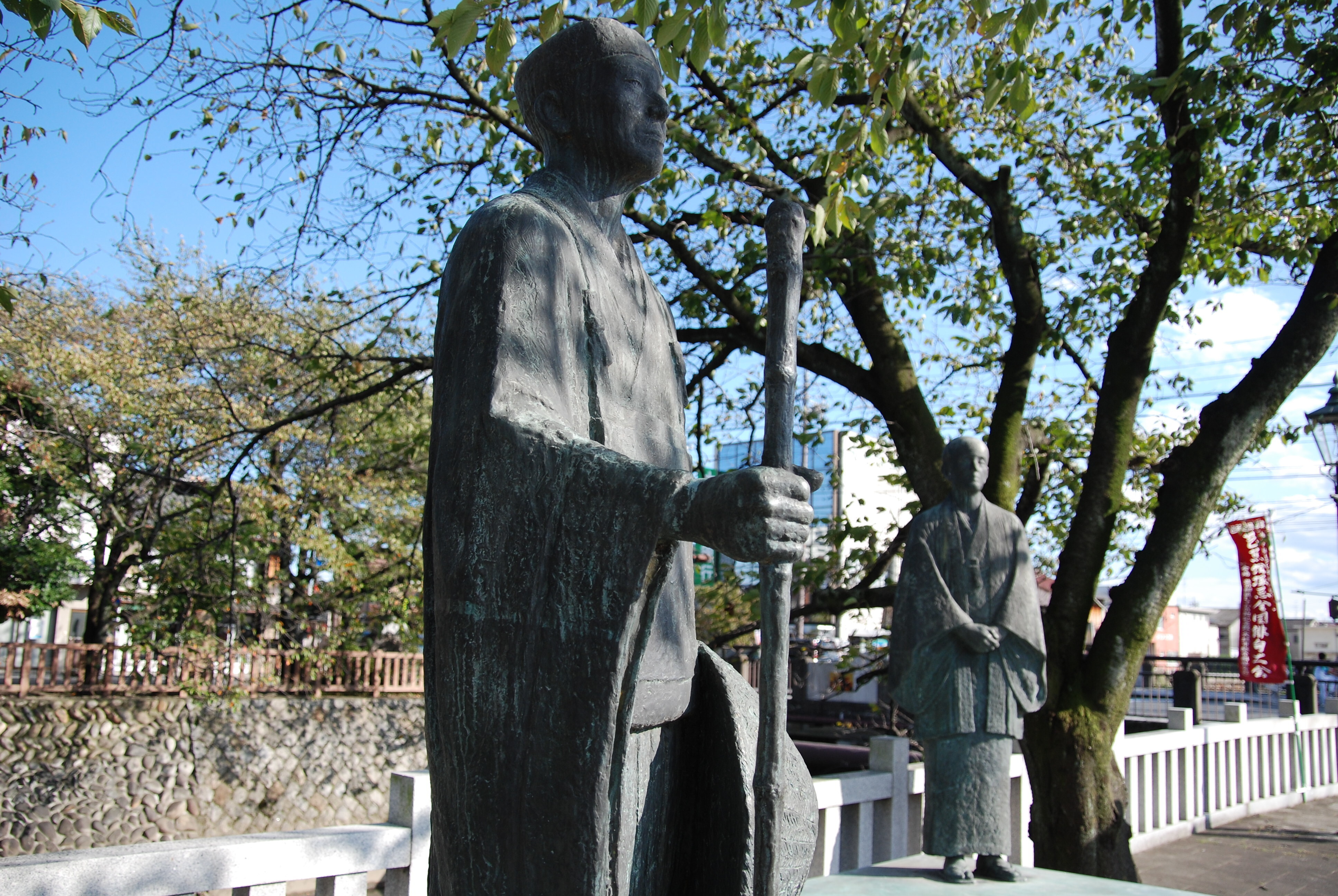 「奥の細道」結びの地の松尾芭蕉像（Wikipedia）
